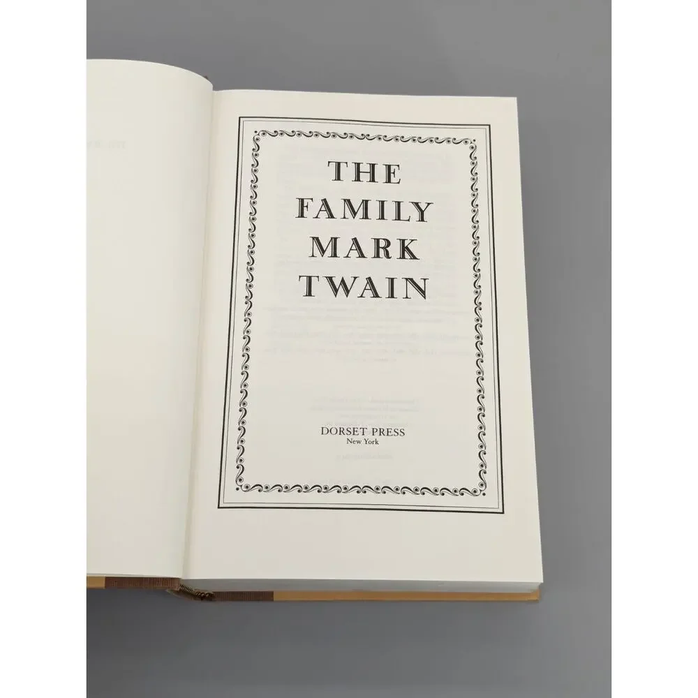 The Family Mark Twain 1988 Fifth Printing Hardback Hardcover Book
